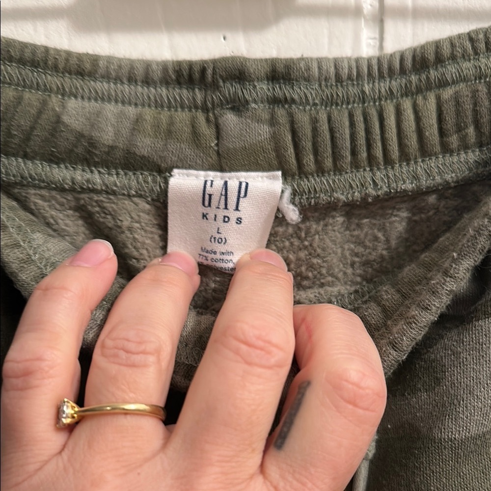 GAP Green Camouflage Sweatpants with Elastic Waistband - Picture 3 of 7
